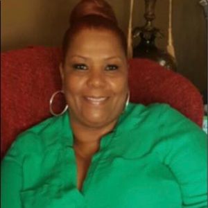 Meet your Posher, Lorraine